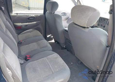 2002 Ford F-150 Lariat/Xlt z USA, uszkodzony, nr VIN 1FTRW07LX2KA67041